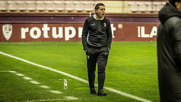 Unai Mendia durante un encuentro de la UDL en Las Gaunas.