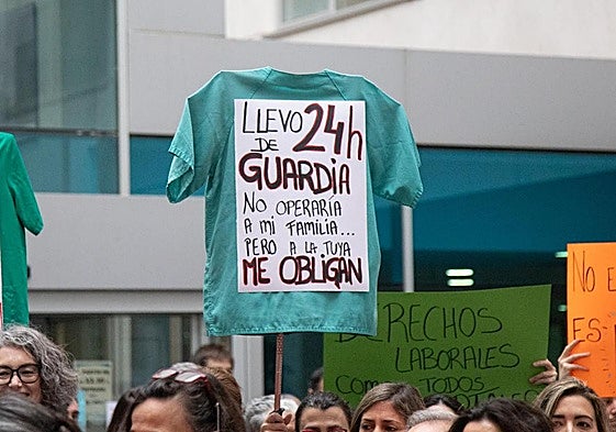 Huelga de médicos riojanos en el Hospital San Pedro de Logroño.
