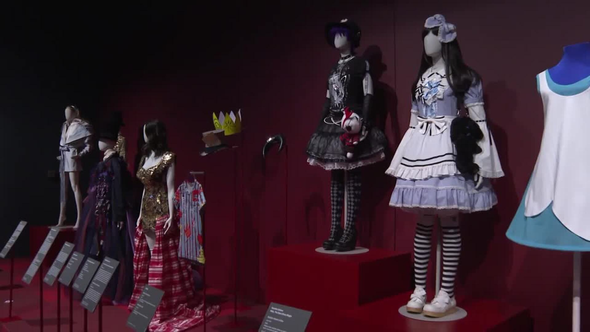 Alicia en el país de las maravillas' llega a CaixaForum como un "viaje onírico