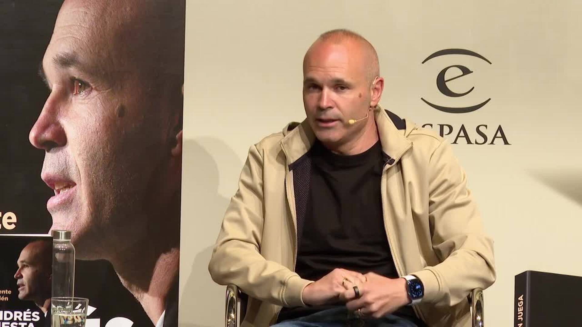 Andrés Iniesta: "No es exagerado pensar en que el Barça puede ganar los tres títulos"