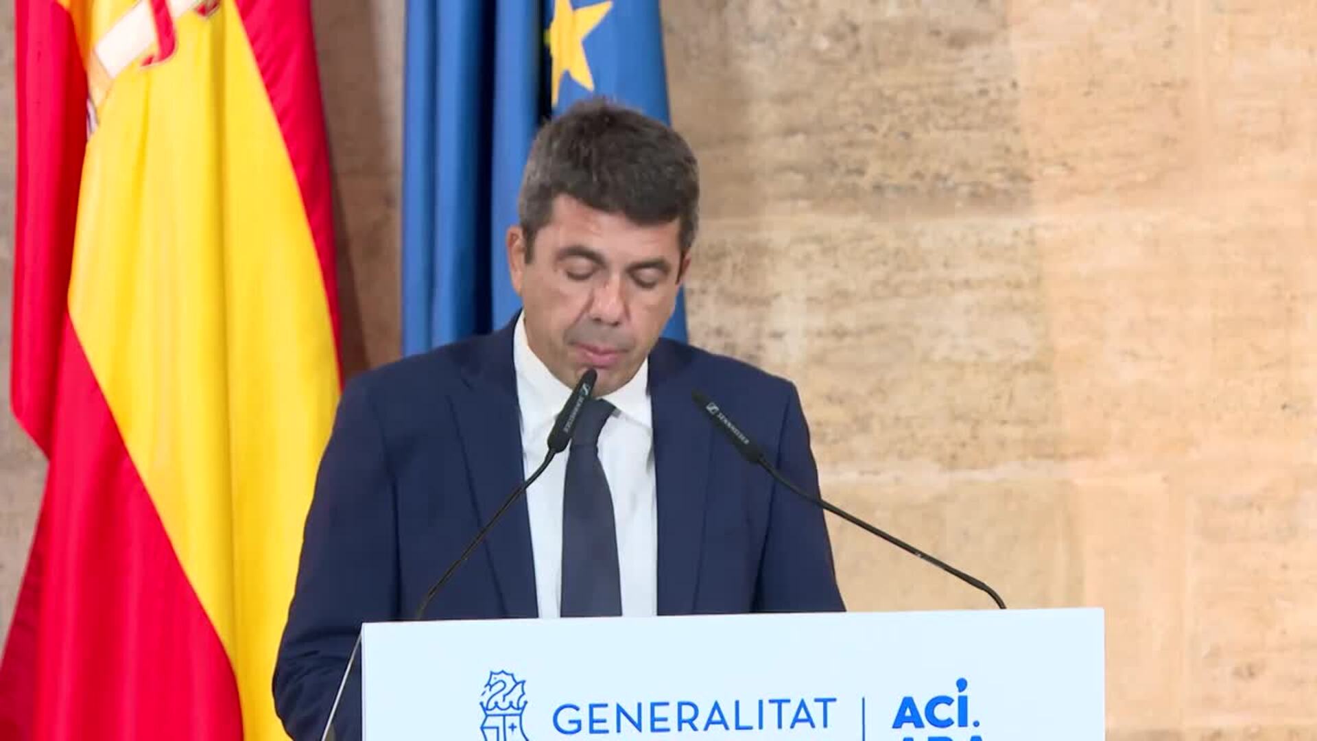 Carlos Mazón registra en Les Corts el escrito de renuncia de 'president'