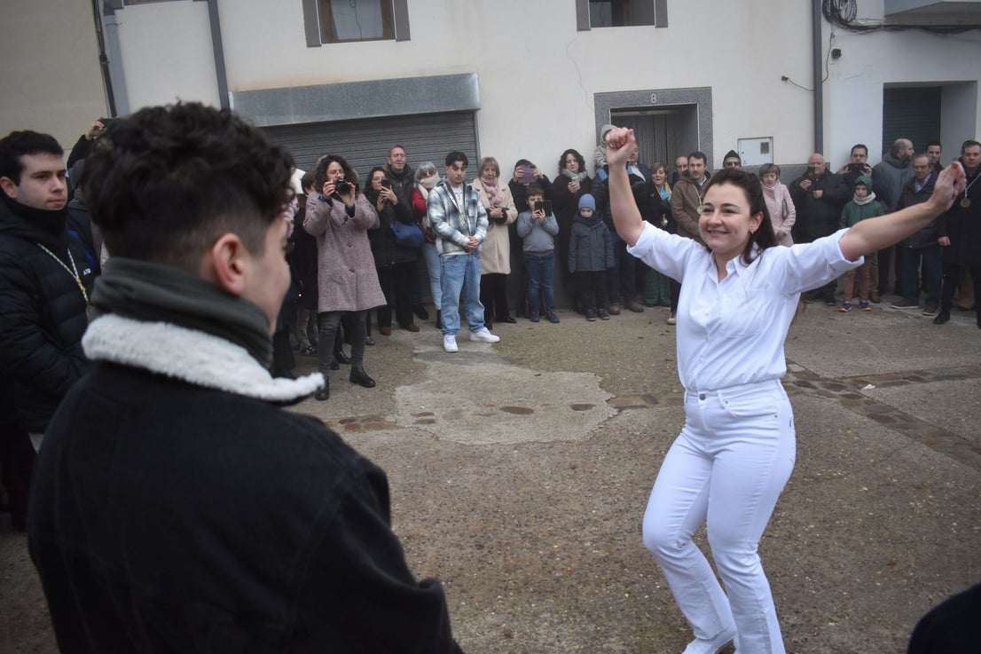 Las imágenes del baile de 'los Brindis' en Grávalos