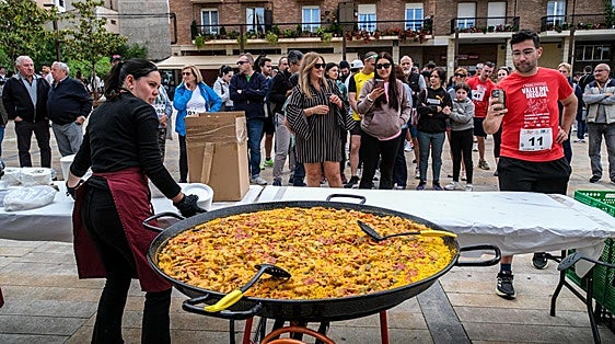 Paella de marisco o vegana, a elegir