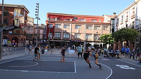 El Torneo 3x3 Chevi de Alfaro recauda 1.100 euros para Alfajóresis