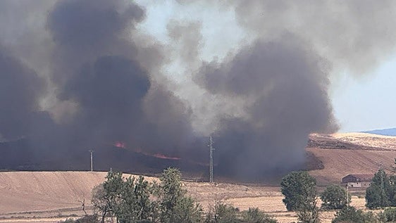 Extinguido el incendio de Villalobar, que quemó 15 hectáreas de ribazo y rastrojo