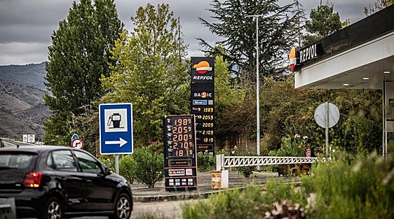 El litro de gasolina cuesta ya más de dos euros a punto de finalizar los descuentos