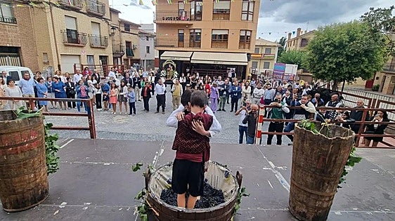 Las fiestas de Rincón de Olivedo ofrecen tres encierros, comidas, música y pisado de uva