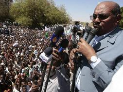Al Bashir asegura que la Corte Penal Internacional no está «capacitada» para ordenar su arresto