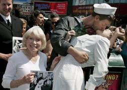 Muere la protagonista de la foto de 'El beso' en Times Square