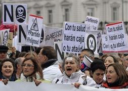 Participantes en la manifestación celebrada hoy en el centro de Madrid. / Víctor Lerena (Efe)