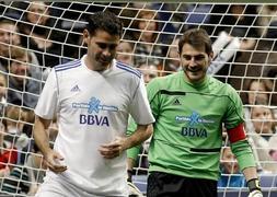Iker Casillas y Fernando Hierro . / Ballesteros  (Efe)