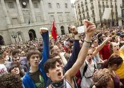 Estudiantes se manifiestan contra la Lomce en Barcelona el pasado 9 de mayo. / Efe