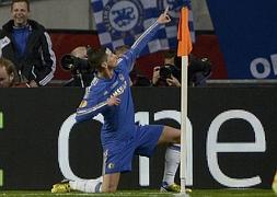 Torres celebra el primer gol. / Afp