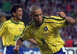 Ronaldo celebra un gol en el Mundial de 1998./Reuters