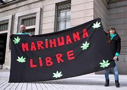 Cartel por la legalización de la marihuana. / Efe