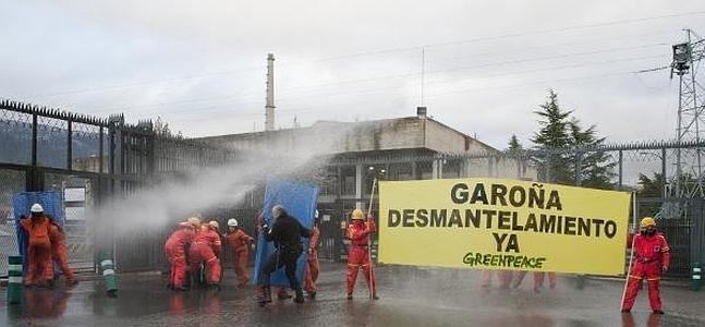 Protesta de Greenpeace frente a Garoña. / Greenpeace