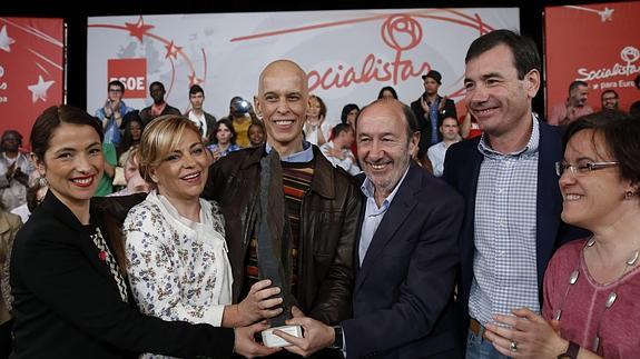 Elena Valenciano (2i), junto a Zerolo, Rubalcaba y Tomás Gómez, hoy en Madrid. 