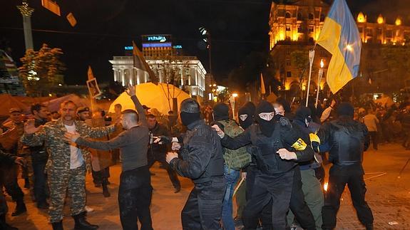 Enfrentamientos en la plaza Maidan de Kiev.