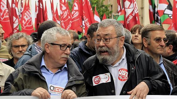 Los secretarios generales de CC OO y UGT, Ignacio Fernández Toxo (i) y Cándido Méndez. 