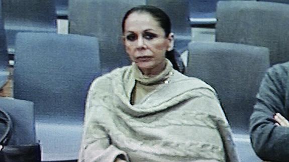 Isabel Pantoja, en el banquillo. 