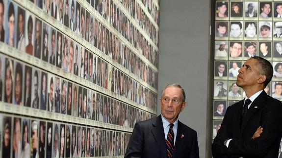 Barack Obama visita el museo del 11S en Nueva York.