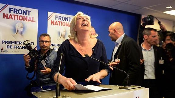 Marine Le Pen, a la salida del colegio electoral