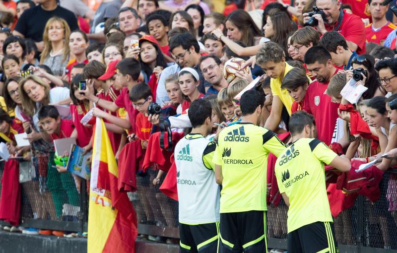 Cerca de 150 aficionados han acudido al entrenamiento