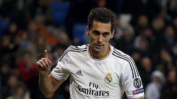 Arbeloa celebra un gol con el Real Madrid.