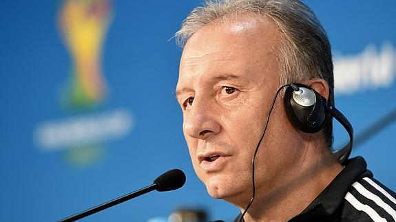 Zaccheroni, en una rueda de prensa. 