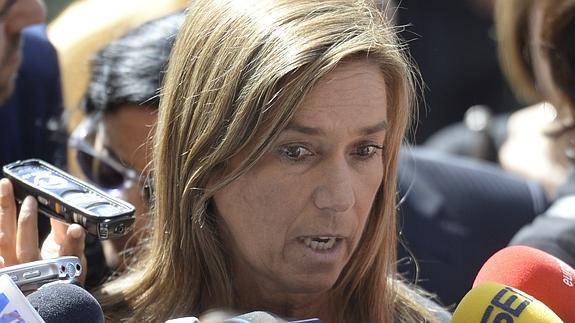 La ministra de Sanidad, Servicios Sociales e Igualdad, Ana Mato, en el funeral por el sacerdote contagiado de ébola.