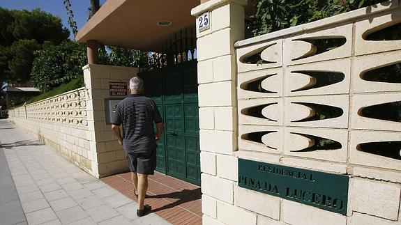 Fachada de la urbanización de El Campello. 