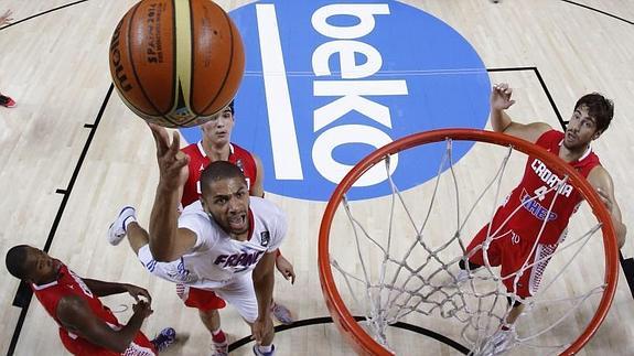 Batum entrando a canasta 