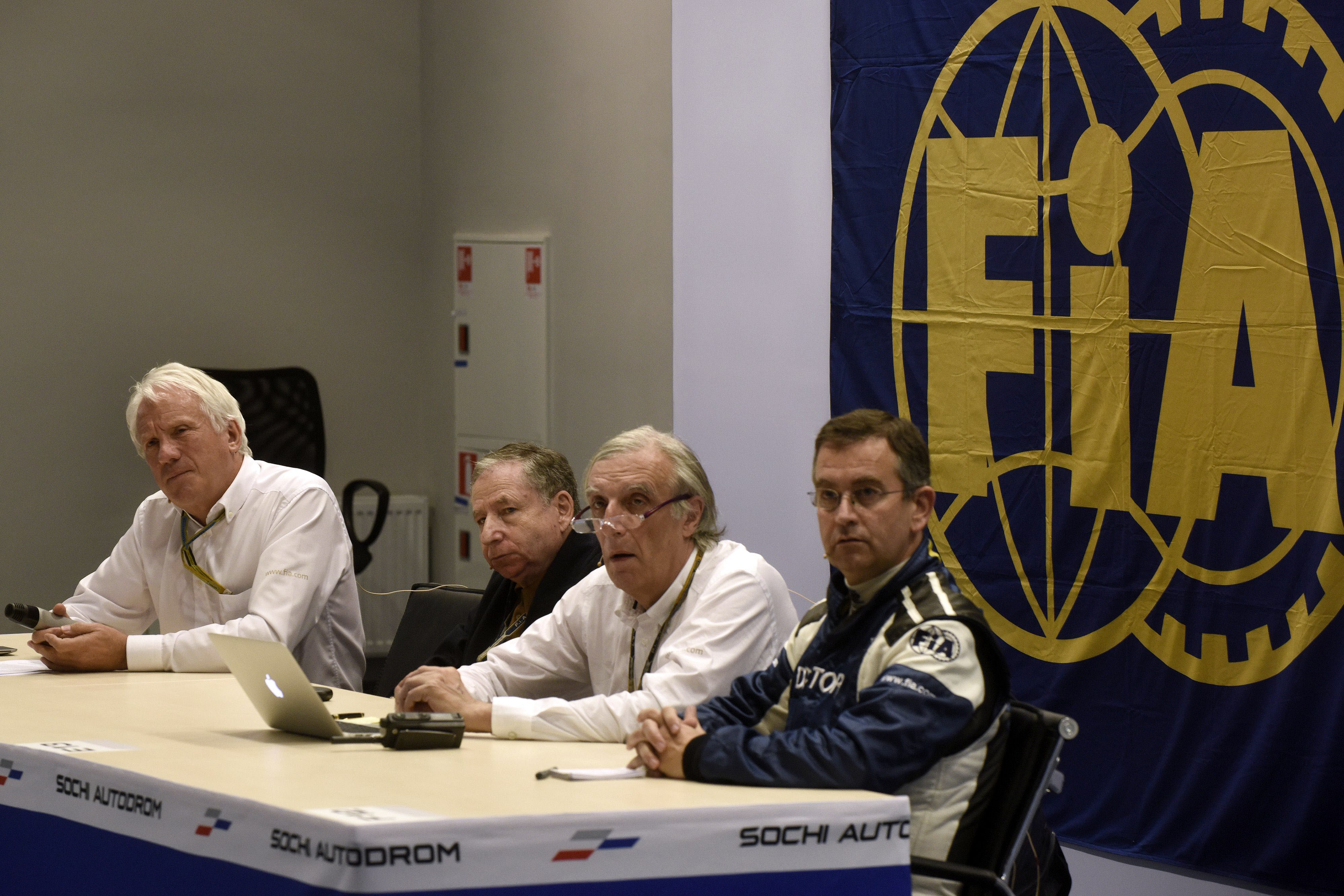 Los dirigentes de la FIA, durante su rueda de prensa. 