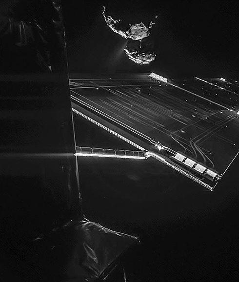 Rosetta, frente a su cometa.