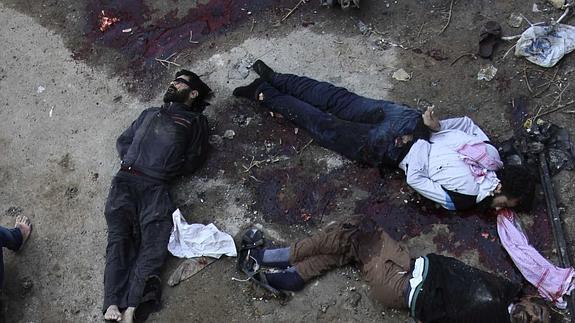 Cuerpos de detenidos y ejecutados por el Estado Islámico. 