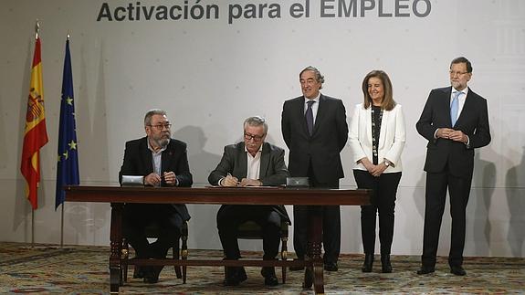 Firma del acuerdo.  