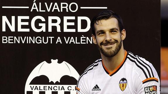 Negredo, durante su presentación como jugador del Valencia. 