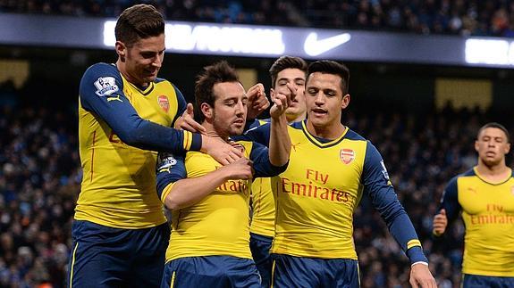 Los futbolistas del Arsenal celebran un gol. 