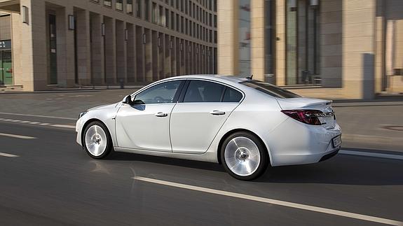 El Opel Insignia recibe un motor diésel que emite mínimas partículas contaminantes.