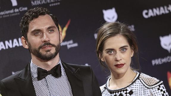 Paco León y María León, en los Premios Feroz.