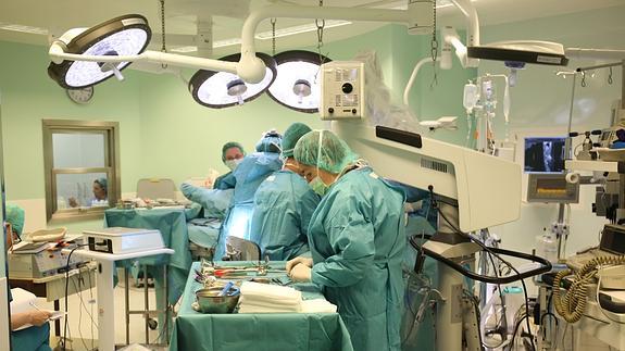 Una terapia pionera española usa células madre cardiacas para tratar infartos