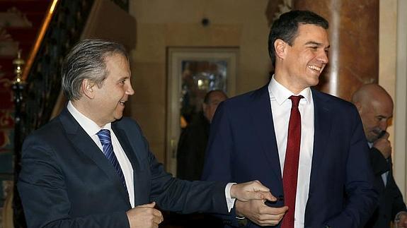 Antonio Miguel Carmona y Pedro Sánchez.