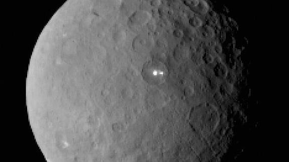 Una imagen de Ceres tomada por Dawn.