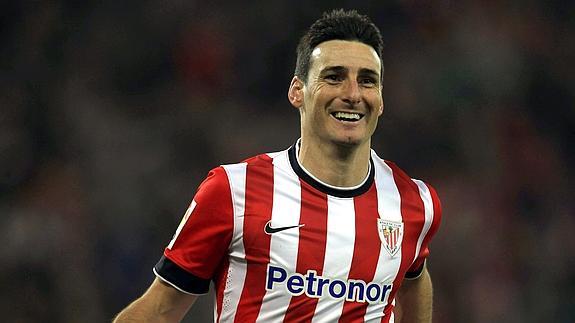  Aduriz, que marcó un gol y se retiró lesionado. 