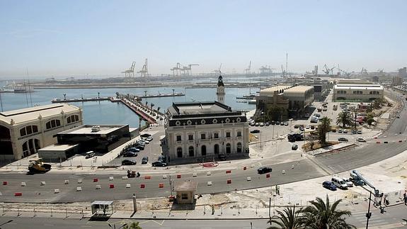 Vista general de las obras del circuito urbano en las inmediaciones del Puerto de Valencia. 
