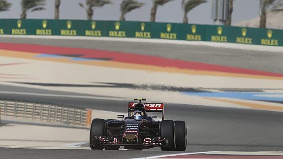 Carlos Sainz rueda en Baréin. 