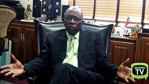 Jack Warner, durante la entrevista. 