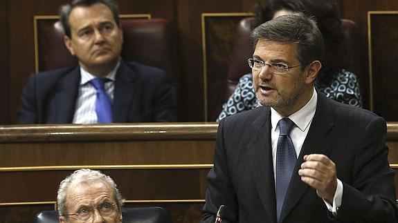 El ministro de Justicia, Rafael Catalá, interviene ante el Congreso.