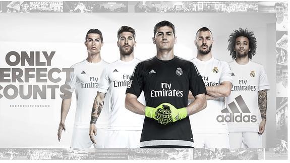 Varios jugadores del Madrid con la nueva camiseta. 