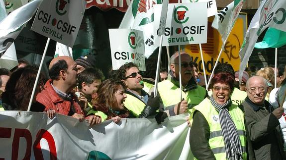 Afiliados de CSIF, en una manifestación.